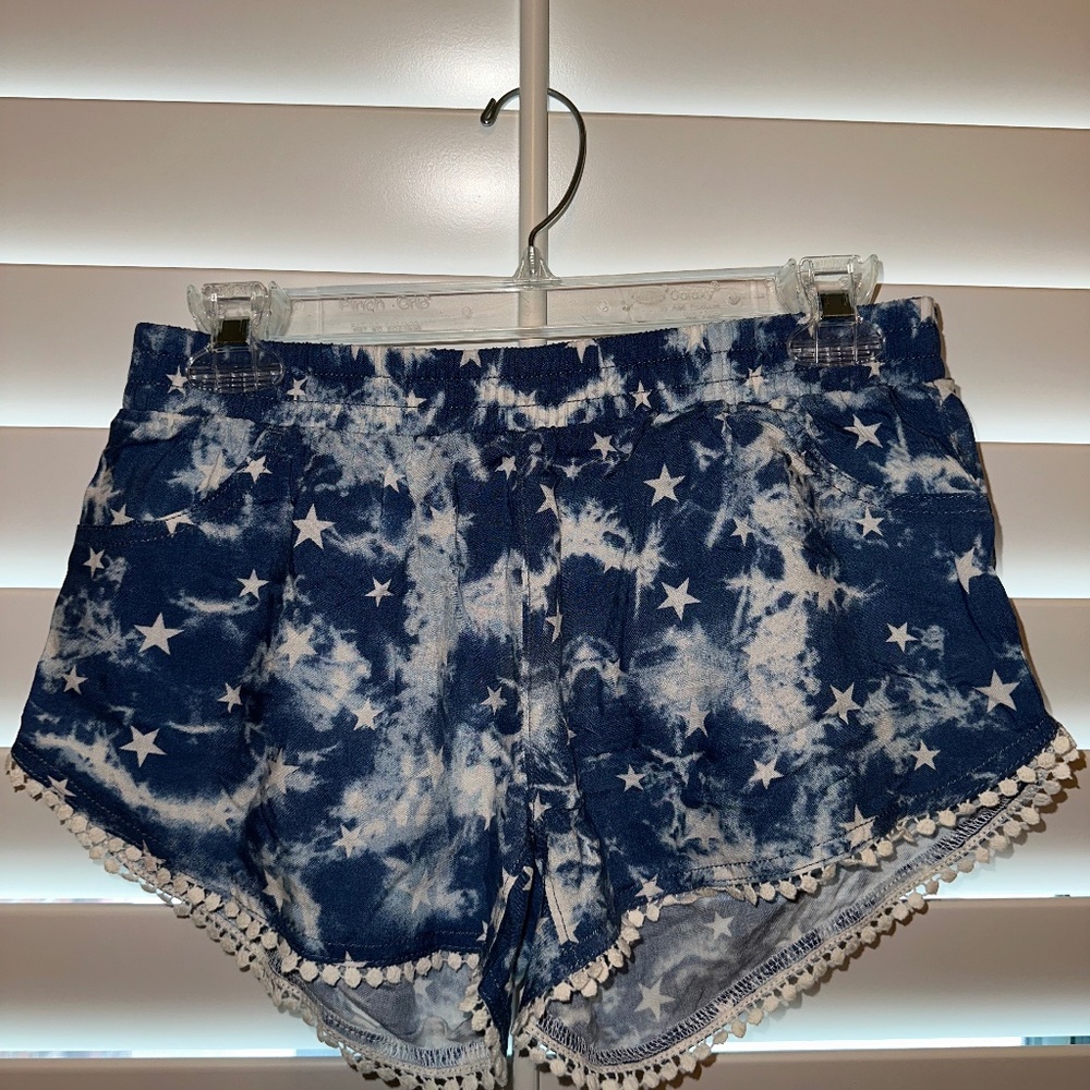 No Boundaries Shorts with Stars